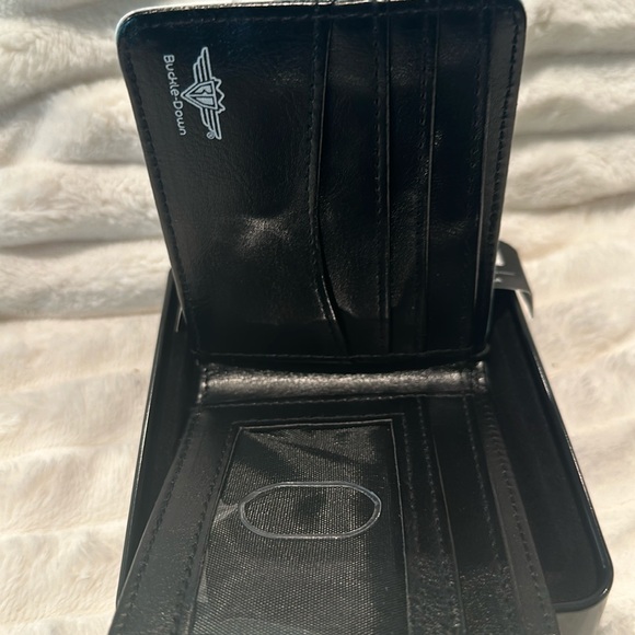 NWT Buckle Down Bi-Fold Wallet with Credit Cards, ID and Bill Slots. - Picture 6 of 10